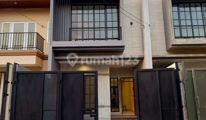 Rumah 2 Lantai Dalam Komplek Termurah di Jakbar Siap Huni di Kav Dki Meruya