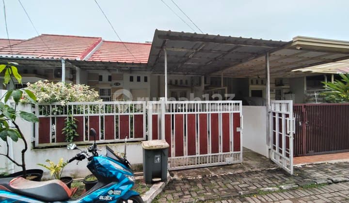 Secondary House with Large Land in a Complex, Ready to Occupied, Near Toll Road in Pondok Benda, Pamulang.