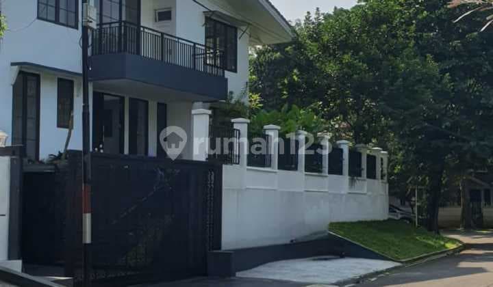 For Sale Rumah Siap Huni Di Pondok Indah Shm Lt. 768m²lb. 825m²kt. 6 + 2artkm. 5 + 1artprivat Poollistrik 16000watthoek Selatan - Timurgarasi 2 Mobilcarport 2 Mobilhoekharga 36 M Negoselling Point-jalan 2 Mobil Lebar-lokasi Tenang Dan Asri