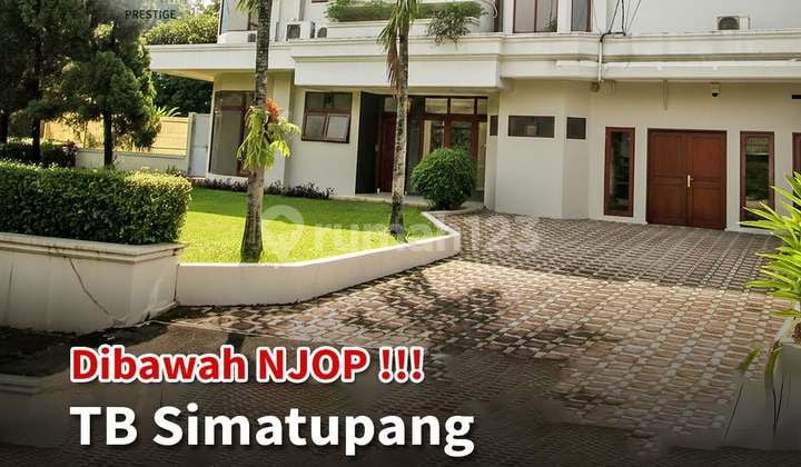 For SaleCluster HouseBelow NJOPTb Simatupang Area±17,714 m2 Land Area6,800 m2 Building AreaConsists of 17 HousesPrice 370 MYear of NJOP 2025: Rp. 553 MKD 55%KLB 5.28KB 16 FloorsKDH 20%KTB 60%