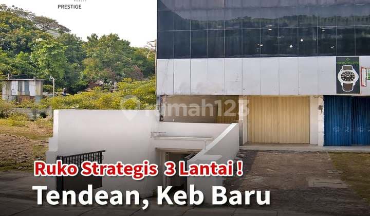 For Sale / For Rent Strategic Shop House Wolter Monginsidi - Tendean - Kebayoran BaruProperty Details:Land Area: 121 m²Building Area: ±190 m²Dimensions: 6 m X 11 mBuilding: 3 Floors + RooftopBathrooms: 3Electricity: 16,000 VAParking: Front & BasementLocation Advantages