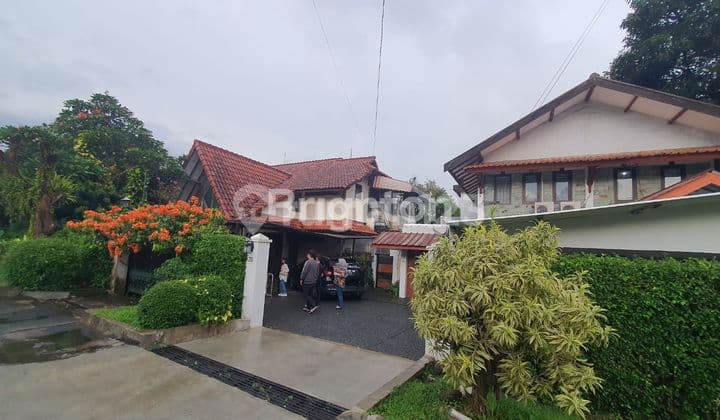 Rumah mewah+Rumah pendamping cocok buat usaha atau praktek dokter,di daerah elite nempel jl Padjajaran Bogor