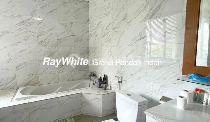 Rumah SHM 2 Lantai dijual dilebak bulus