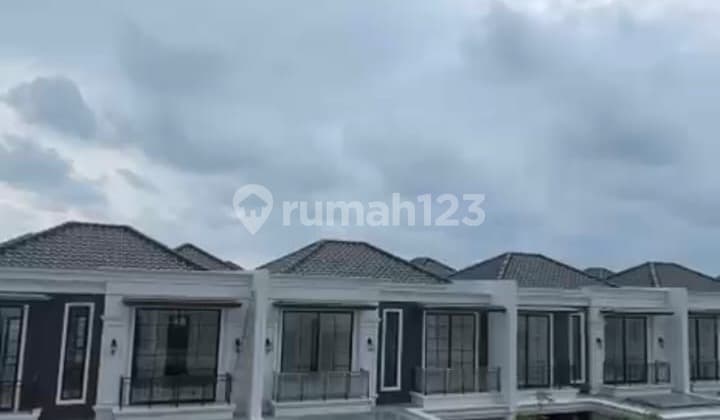 Villa House with White Sand View and Lake Hoek at Pantai Indah Kapuk 10x25