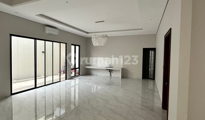 Luxury House Taman Gunung Singgalang Lippo Cikarang Size 258m