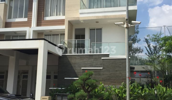 Rumah Mewah Golf Residence Full Furnish Ada Pool Kemayoran 8X25