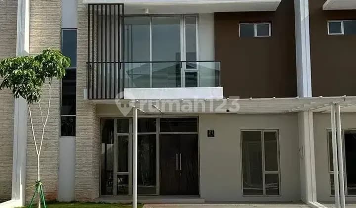 2-Story House in Tampa Bagus Cluster Size 10x15