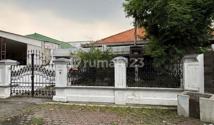 For Sale Beautiful Strategic House in Ketintang Surabaya City Taz 28