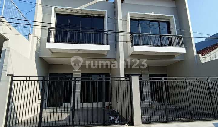 For Sale Rumah 2 Lantai New Gress di Sutorejo Tes 55