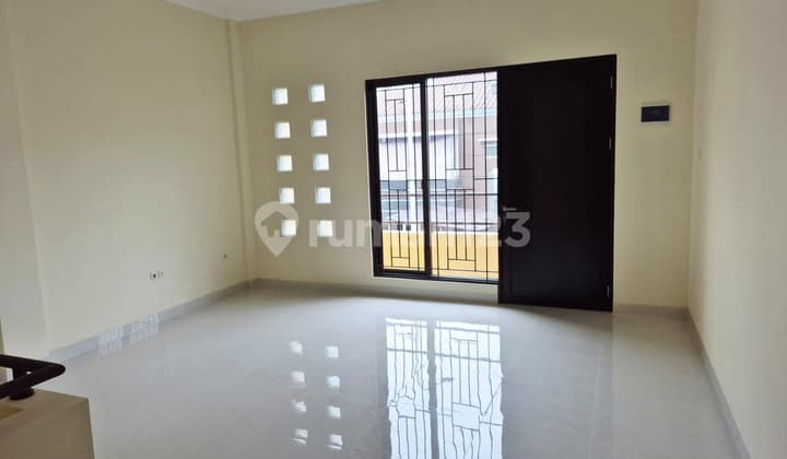 Rumah Permata Buana, Murah, 8X18, Rapi, Posisi Bagus, Siap Pakai