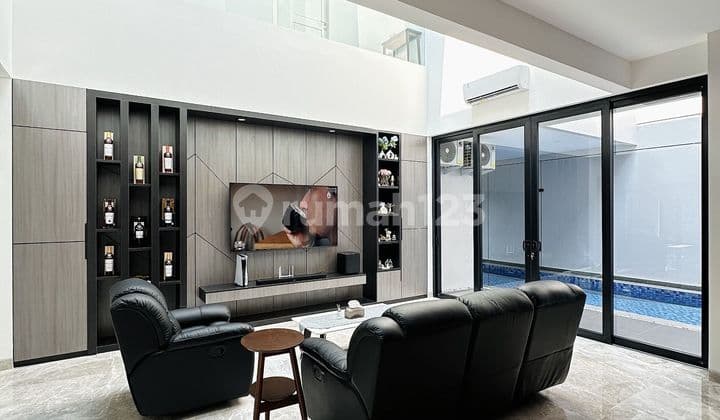 Rumah Alam Sutera Amarylis, Mewah, Modern Classic, 392 M2, High Ceiling, Semi Furnish