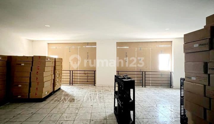Ruko Gandeng Puri Indah Kembangan, 580 M2, Hadap Jalan, Ada Lift Barang