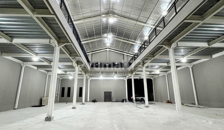 Gudang Kapuk Kamal Raya, Murah, 1820 M2, Modern Rapi, Siap Pakai, Dekat Tol, Container 40 Ft