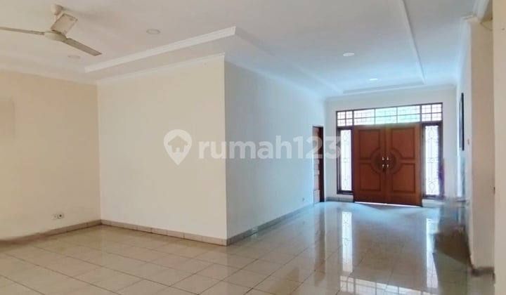 Rumah Permata Buana Dekat Puri Indah, Murah, 10X20, Kamar 5, Rapi, Siap Pakai