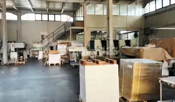 Gudang Pluit Muara Karang, Murah di Bawah Pasaran, 1000 M2, Hitung Tanah Saja, Bonus Bangunan Office, Lift, Container 40 Ft