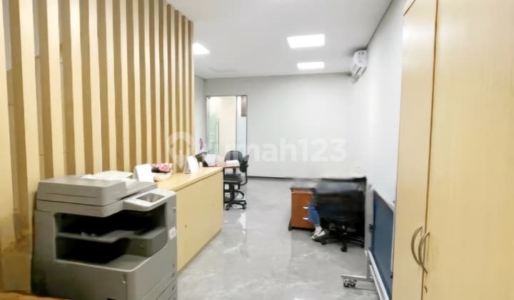 Ruko Dekat Puri Indah, Kembangan, Tol Kebon Jeruk, Cakep, Rapi, Murah, Mantap Buat Kantor, Bank, Klinik, Parkiran Luas