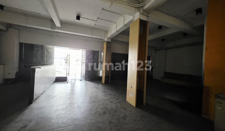 Ruko Gandeng Dekat Puri Indah, Murah, 400 M2, Jalan Ramai, Cocok Semua Usaha Kuliner, Resto, Cafe, Kopitiam, Salon, Spa, Klinik, Kursus