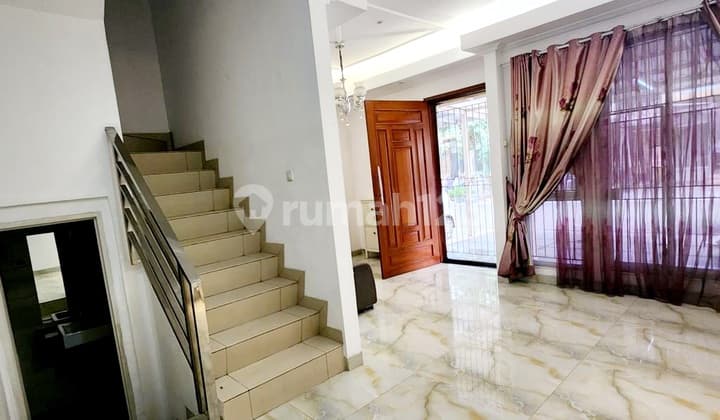 Green Lake House, Australia, 6x15, 4 Floors, Modern Minimalist.