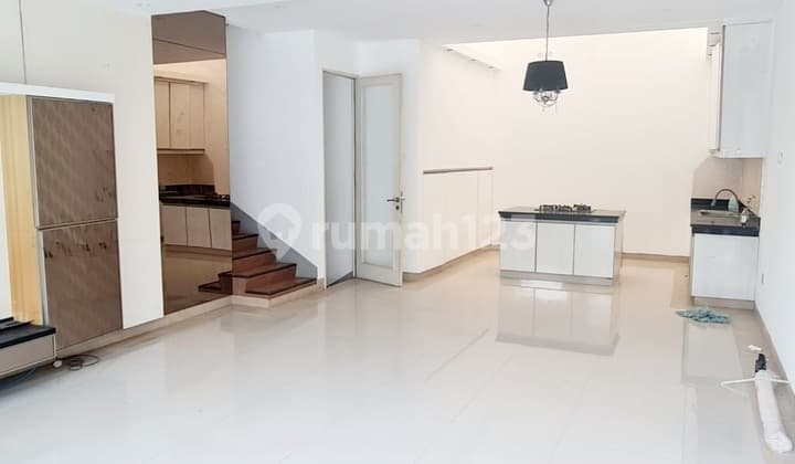 Rumah Layar Permai Pik, Murah, 120 M2, Murah, Hadap Selatan