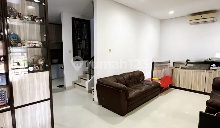 Rumah Puri Mansion, Dekat Mal Puri Indah, Tol, 8x20, Murah, Full Renov, Hadap Selatan