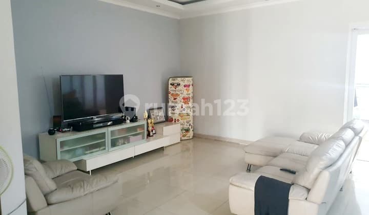 Rumah Casa Jardin, Dekat Green Mansion, 8x18, Full Furnish, Cantik