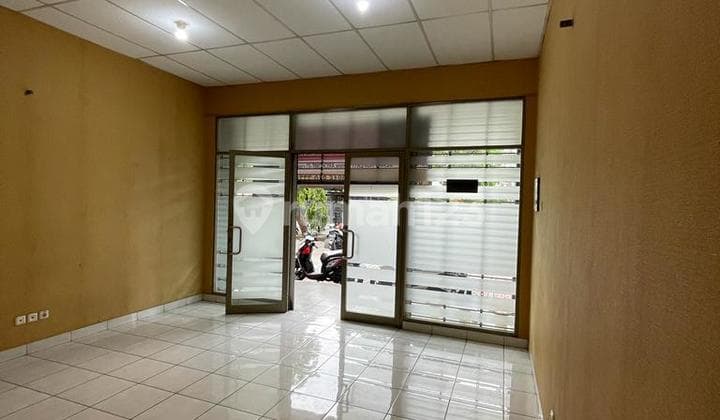 Ruko Puri Kencana, Dekat Permata Buana, Murah, 3 Lantai, Bagus, Parkir Luas, Dekat Tol, Hadap Utara