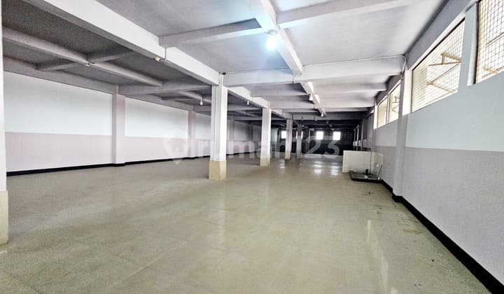 Gudang Daan Mogot, Batu Ceper Tangerang, 2000 M2, Ada Lift Barang & Office, Bagus Rapi, Dekat Tol & Bandara