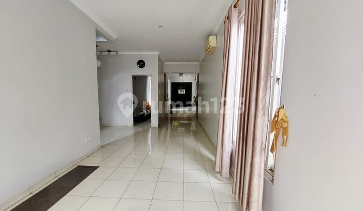 Rumah Taman Semanan Indah Dekat Green Lake, Murah, 125 M2, Full Renov, Rapi, Dekat Tol, Stasiun, Siap Huni