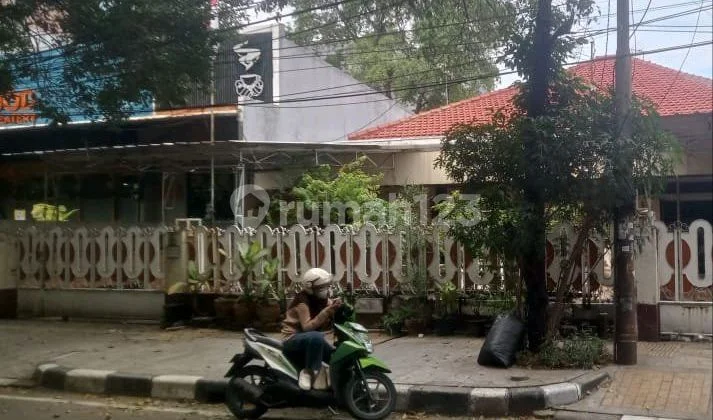 Disewakan Rmh 500m2 Pinggir Jalan Raya
