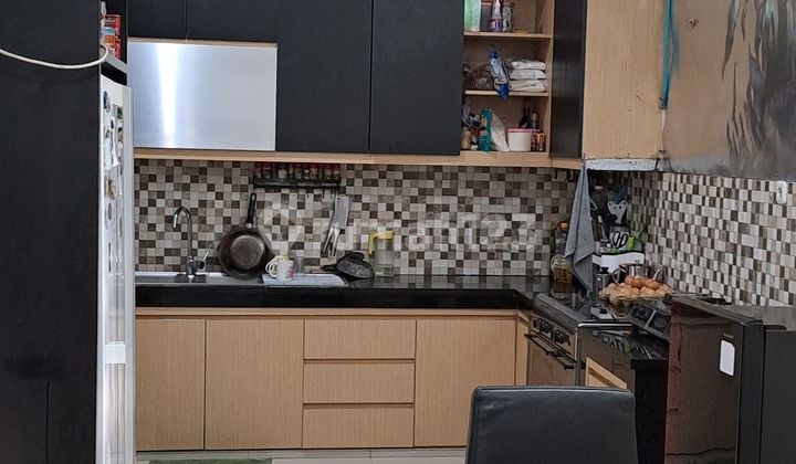 Disewakan Rmh Duri Kepa 3 Lantai