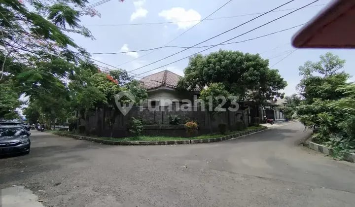 House in Turangga Lengkong, Corner Position, Ready to Occupy