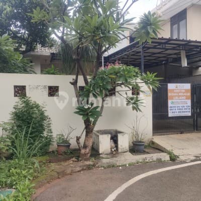 Rumah Komplek Banyak yang Cari. Jalan Arista Ii Komplek Billy & Moon Blok Bl 10 No. 32, Rt/Rw 010/010, Kelurahan Pondok Kelapa, Kecamatan Duren Sawit, Kota Jakarta Timur