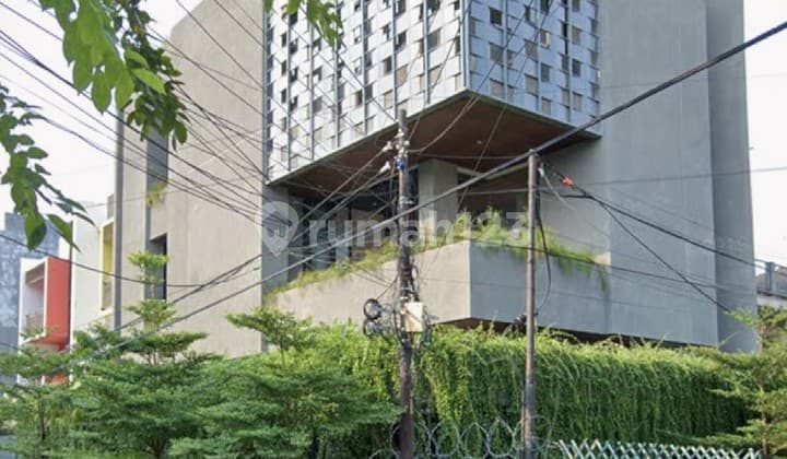 Rumah Hoek Modern 3 Lantai. di Jl. Mangga 16 Blok E, Duri Kepa, Kebon Jeruk, Kota Jakarta Barat, Dki Jakarta, Indonesia, 11510, Green Ville