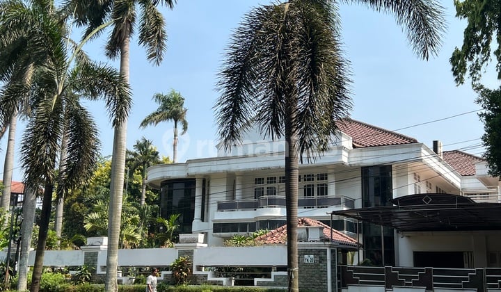 Rumah 2 Lantai Bagus Unfurnished SHM di Lelang 1000m2 Pondok Indah + Kolam Renang. Jl. Gedung Hijau Raya Sektor Iv Blok Tk-20, Kelurahan Pondok Pinang, Kecamatan Kebayoran Lama, Jakarta Selatan, Jakarta Selatan