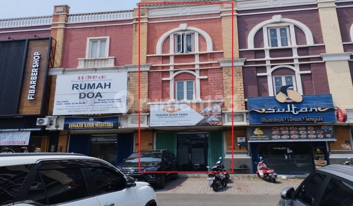 di GADING SERPONG. RUKO PALING BANYAK DICARI. Jalan Raya Kelapa Dua blok B Kav.No. 25), Kel. Kelapa Dua, Kec. Kelapa Dua, Kab. Tangerang, Gading Serpong