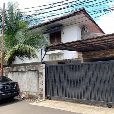 di Selangkah ke jalan raya mampang prapatan. Rumah luas asri ada kolam renang. Jl. Flamboyan 4 RT/009 RW/01, Kelurahan Duren Tiga, Kecamatan Pancoran, Kota Jakarta Selatan, Duren Tiga
