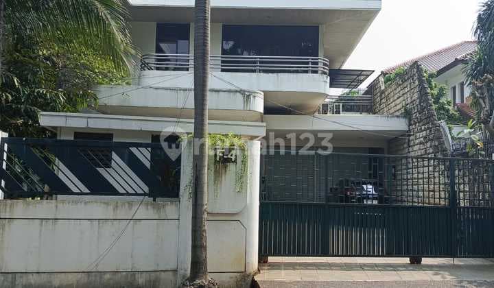 Rumah Luas Ada Swimming Pool. di Perumahan Permata Hijau, Jl. Boulevard Barat Blok F No.4, Grogol Utara, Kebayoran Lama, Kota Jakarta Selatan, Dki Jakarta, Indonesia, 12210, Permata Hijau