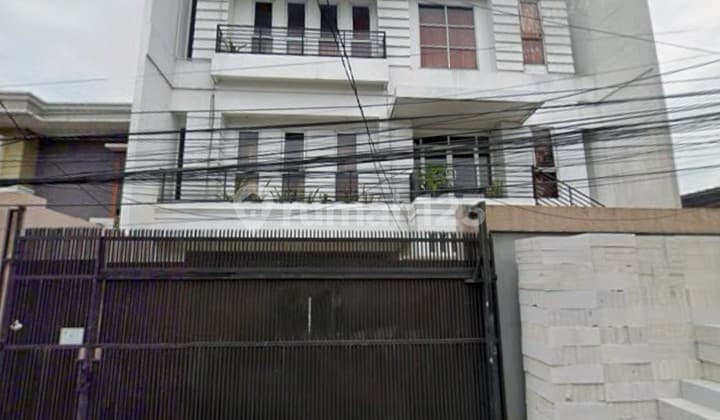 Rumah 3 Lantai Selangkah ke Gatot Subroto. Jl. Anggrek Cendrawasih Raya J 9 Rt 004, Rw 003, Kelurahan Kemanggisan, Kecamatan Palmerah Jakarta Barat