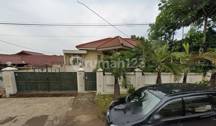 Rumah Strategis Ada Kolam Renang. 1.5 Km Ke Tb Simatupang Dan The Park Pejaten Dan Kemang. Di Perumahan Bank Rakyat Indonesia Ragunan, Jl. Murai Permai Blok C, Jati Padang, Pasar Minggu, Kota Jakarta Selatan, Dki Jakarta, Indonesia, 12540, Jati Padang