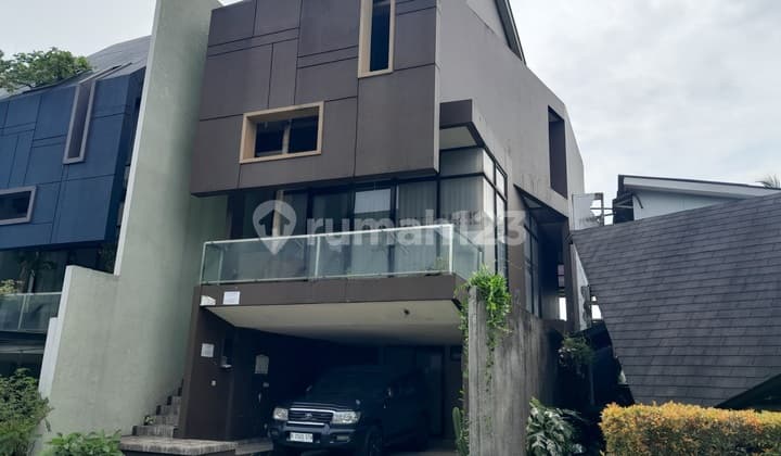 Rumah Modern 2.5 Lantai. Di Perumahan The Upperhouse Residence Blok B Pondok Cabe Udik, Pamulang, Kota Tangerang Selatan, Banten, Indonesia, 15418, Pondok Cabe