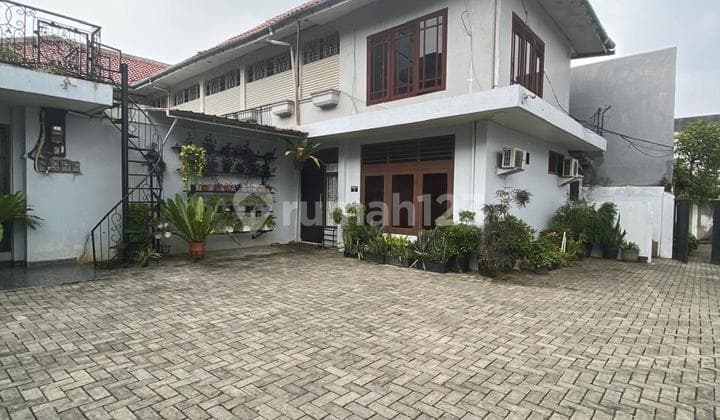 150 Meters from Jl Matraman Raya. Suitable for Boarding House. Warehouse Office Reddorz. At Jl. Matraman I, Kebon Manggis, Matraman, East Jakarta City, Dki Jakarta, Indonesia, 13150, Matraman
