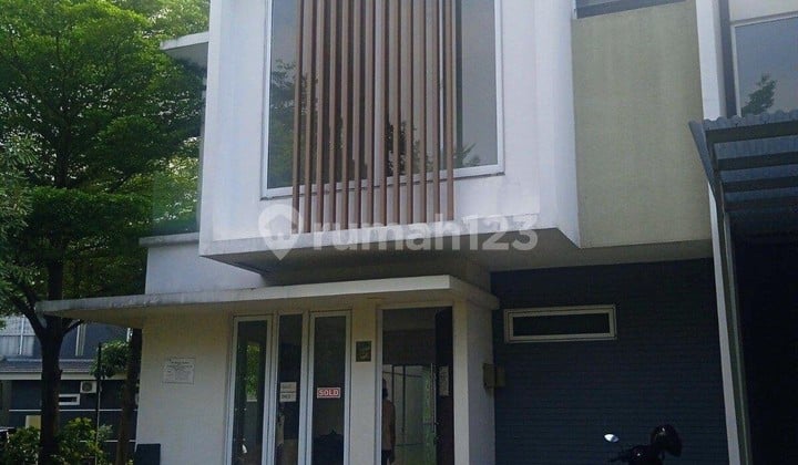 Rumah Hoek Lebihan Tanah Banyak. Di Discovery Aluvia, Jl. Discovery Aluvia, Perigi, Pondok Aren, Kota Tangerang Selatan, Banten, Indonesia, 15227, Bintaro