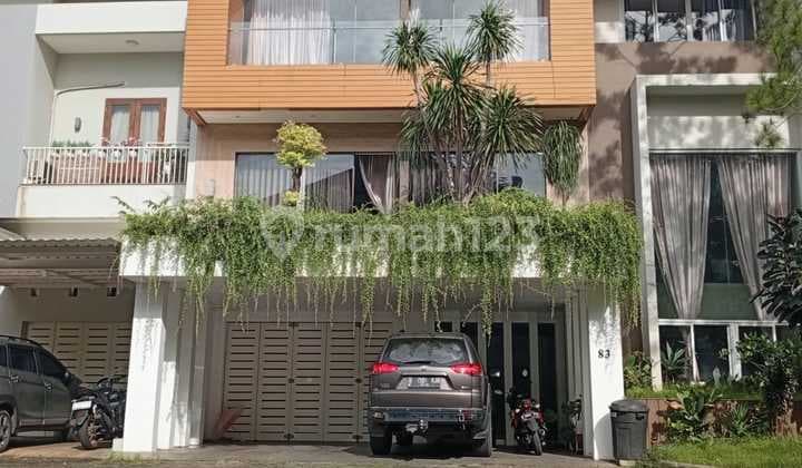 Rumah Minimalis Modern. Komplek The Orchid Jalan Jombang Raya No. 83. Kelurahan Pondok Pucung, Kecamatan Pondok Aren, Kota Tangerang Selatan