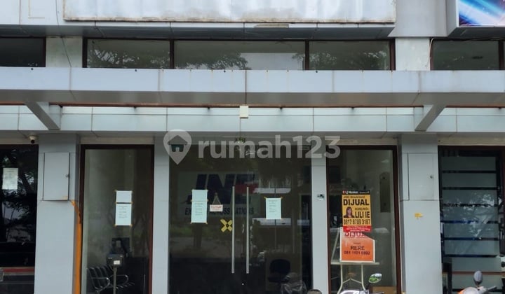 Ruko 3 Lantai. Di Rukan Avenue Jakarta Garden City Block 8, Cakung Timur, Cakung, Kota Jakarta Timur, Dki Jakarta, Indonesia, 13910, Cakung