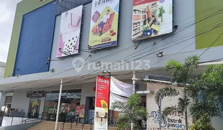 Gedung Kantor dan Ruang Usaha. di Jl. Re. Martadinata, Pondok Cabe Udik, Pamulang, Kota Tangerang Selatan, Banten, Indonesia, 15418, Pondok Cabe