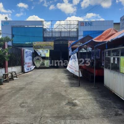 at the Large Shop House in the Billy & Moon Complex Block E No.5A, Kalimalang Main Road Numbers 5C and 5D, Pondok Kelapa Village, Duren Sawit Subdistrict, East Jakarta, Kalimalang