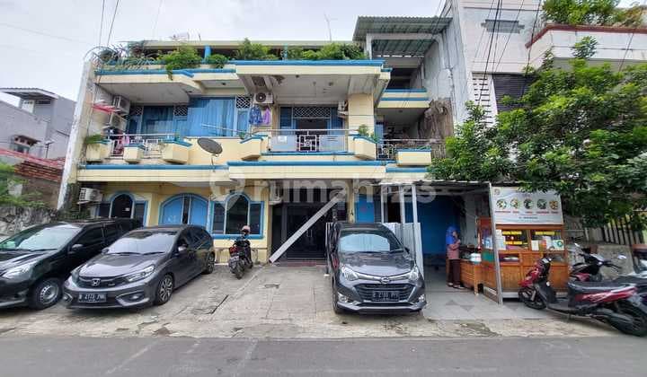 Perfect for Boarding Houses or Residential Living in the City Center. On Jl. Murdai, Cempaka Putih Barat, Cempaka Putih, Central Jakarta City, DKI Jakarta, Indonesia, 10520, Cempaka Putih.