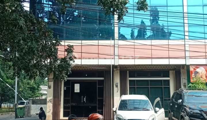 Ruko 2 Gandeng 3 Lantai Depan Puring Park. di Jl. Gandaria Iii No.23, Kramat Pela, Kebayoran Baru, Kota Jakarta Selatan, Dki Jakarta, Indonesia, 12130, Gandaria