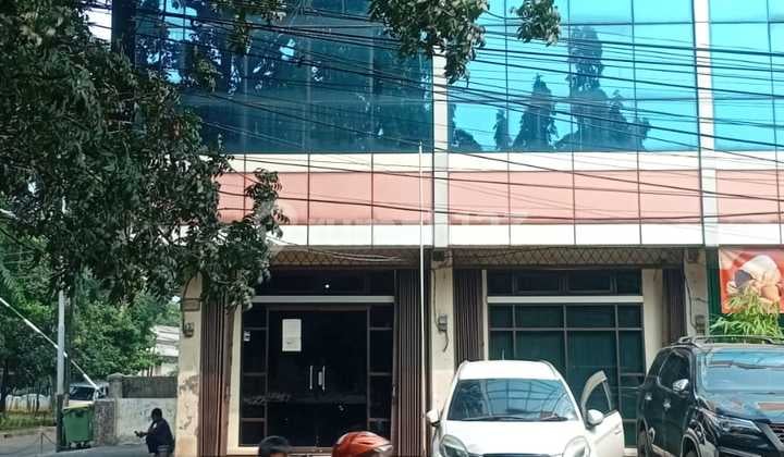 Ruko 2 Gandeng 3 Lantai Depan Puring Park. di Jl. Gandaria Iii No.23, Kramat Pela, Kebayoran Baru, Kota Jakarta Selatan, Dki Jakarta, Indonesia, 12130, Gandaria