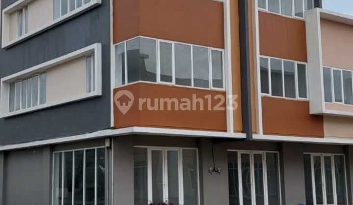 Disewakan Ruko Hoek Jln Boulevard Pergudangan Laksana